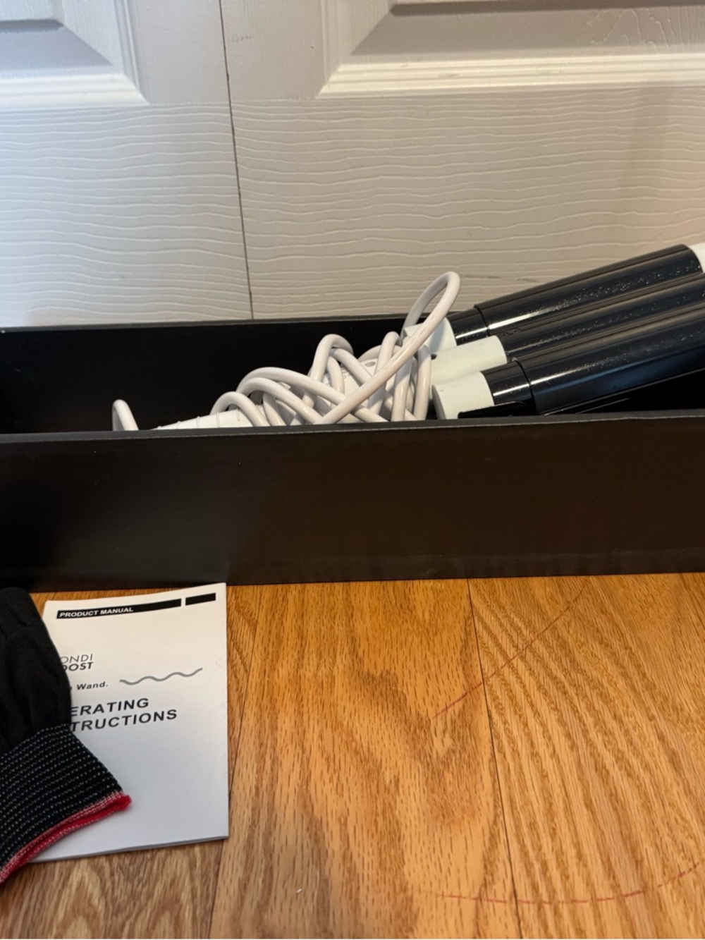 Triple Barrel Curling Wand - White and Black